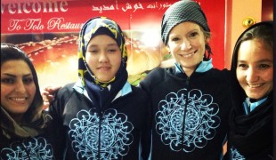 Aktivistka Shannon Galpin podporuje cyklistky v Afghnistnu