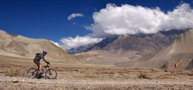 Na horskm kole do Neplu, do oblasti Mustangu pod hradbou Himalj