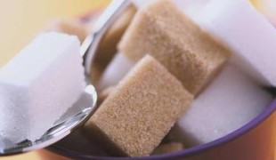 Sladíme: cukr, med nebo obilné sirupy?