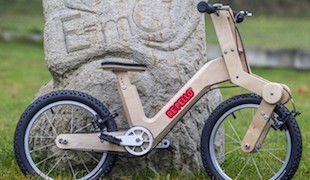 Na Designbloku se představí dřevěné celoodpružené dětské kolo