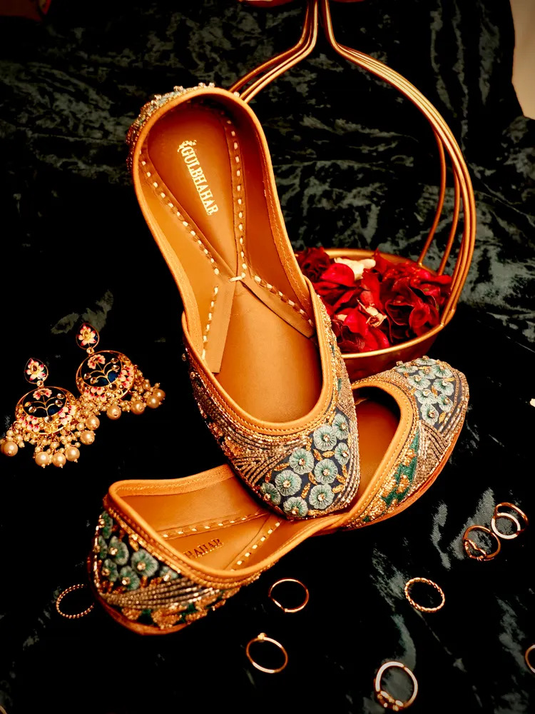 Buy Punjabi Juttis |Timeless Handcrafted Collection | Order Now